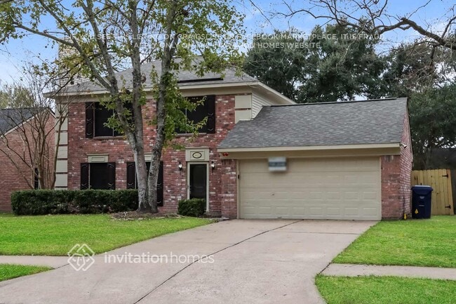 18023 Holly Forest Dr in Houston, TX - Building Photo - Building Photo