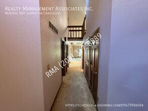 4600 Savannah Ln in Garden City, ID - Building Photo - Building Photo