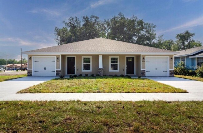 property at 920 S Eustis St