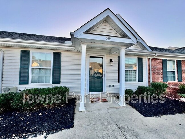 property at 549 Edgecliff Ln