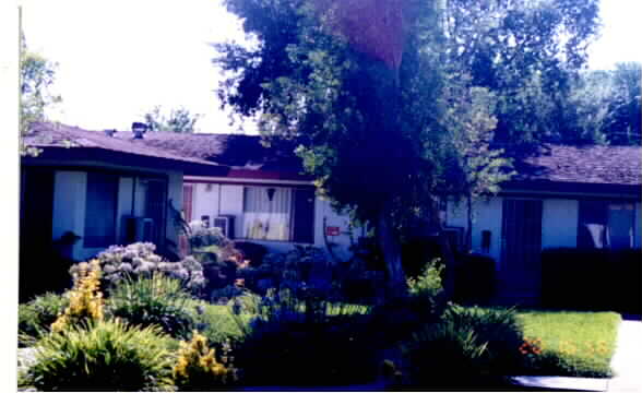 407 Violet Ave in Monrovia, CA - Building Photo