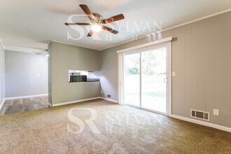 6148 Hillpine Dr in Douglasville, GA - Building Photo - Building Photo