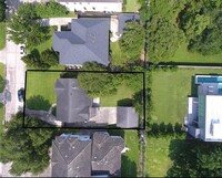 4625 Willow St in Bellaire, TX - Foto de edificio - Building Photo