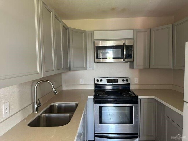 11 Gastel Cir in Edinburg, TX - Building Photo - Building Photo