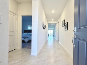 386 Glaspell Cir SE in Palm Bay, FL - Building Photo - Building Photo