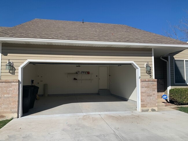 325 E 100 S in Kaysville, UT - Building Photo - Building Photo