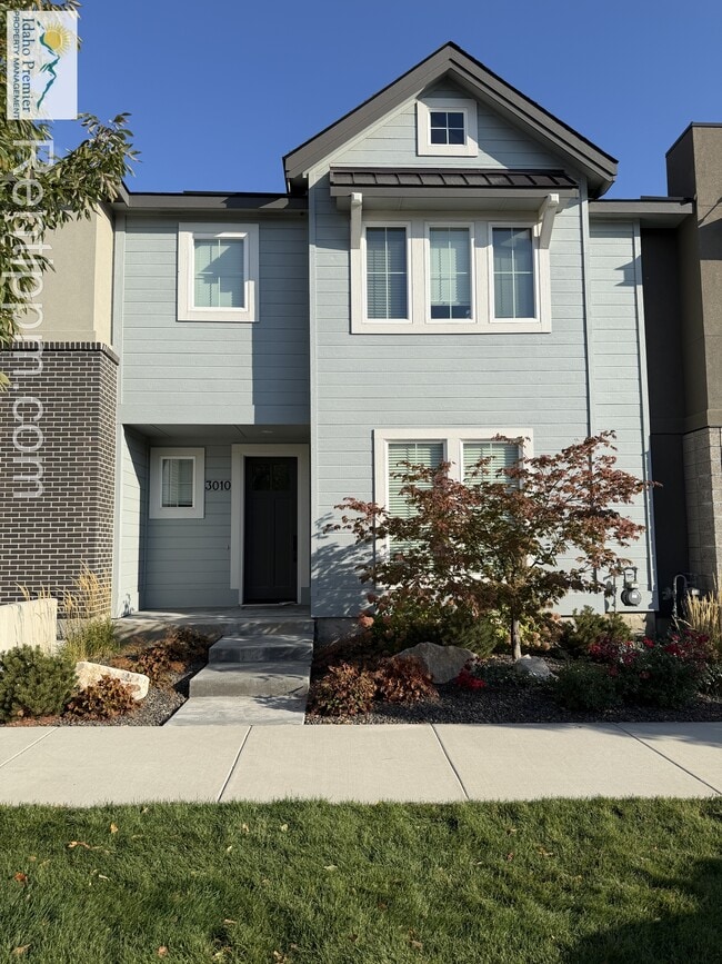 property at 3010 S Honeycomb Way