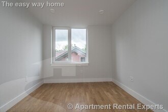 334 Harvard St, Unit #E3 in Cambridge, MA - Building Photo - Building Photo