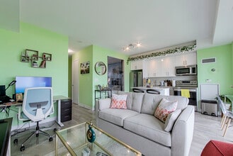 165-1165 Legion Rd N in Toronto, ON - Building Photo - Building Photo