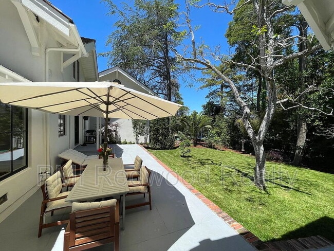 101 Acacia Ln in Redwood City, CA - Building Photo - Building Photo