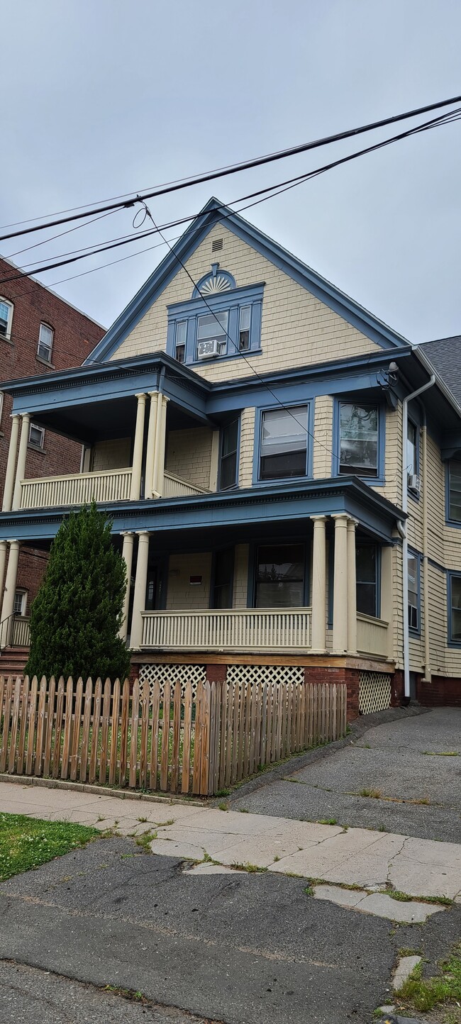 1639 Chapel St, Unit 1L