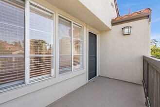 155 N Cross Creek Rd, Unit A in Orange, CA - Building Photo - Building Photo