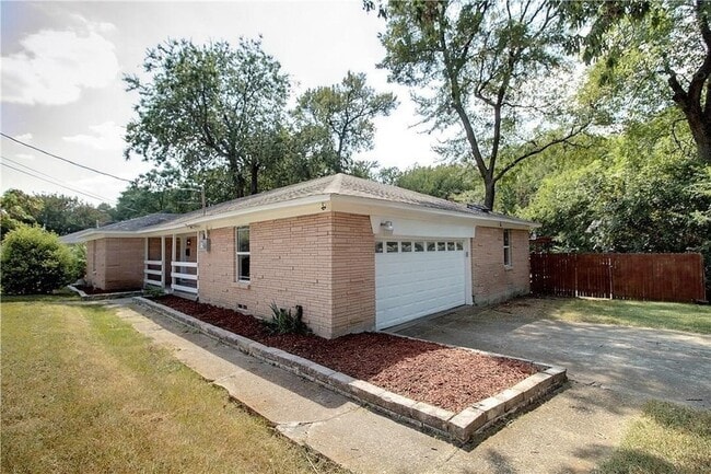 8115 Claremont Dr in Dallas, TX - Building Photo - Building Photo