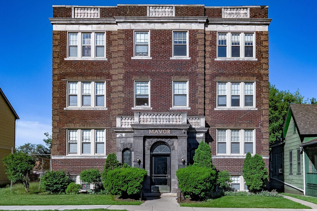 Mavor Apartments in Detroit, MI - Building Photo