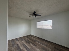 14423 Berendo Ave, Unit 10 in Gardena, CA - Foto de edificio - Building Photo