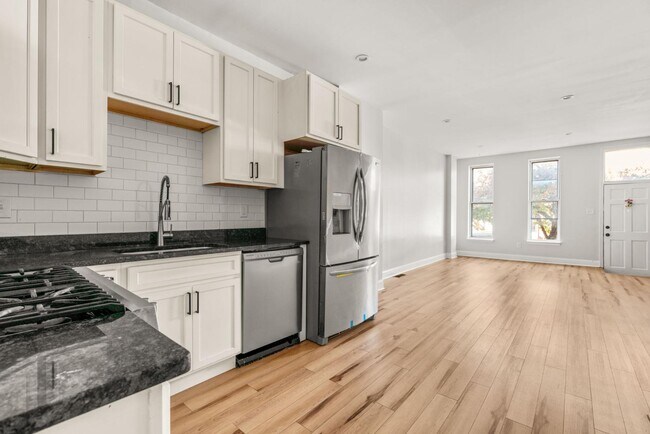 419 N Collington Ave in Baltimore, MD - Building Photo - Building Photo