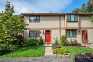 645 Deer Watch Rd in Bridgeville, PA - Building Photo