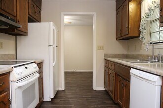 7608 Wilshire Rd in Pensacola, FL - Building Photo - Building Photo