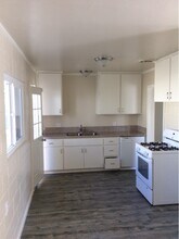 1352 N Fruit Ave in Fresno, CA - Building Photo - Building Photo