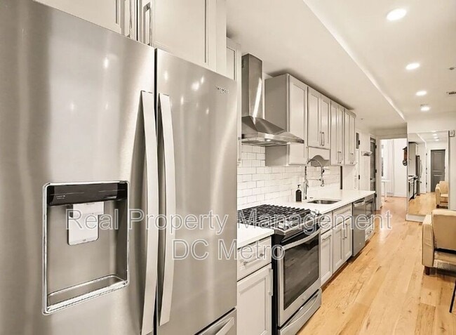 811 Upshur St NW in Washington, DC - Building Photo - Building Photo