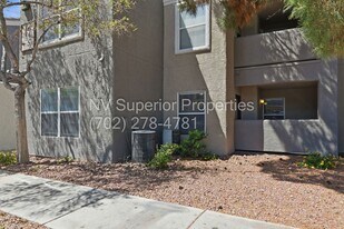 5055 W Hacienda Ave in Las Vegas, NV - Building Photo