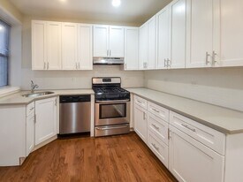 1821 W Leland Ave, Unit 1 in Chicago, IL - Building Photo