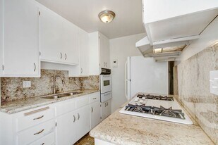 1550 S Saltair Ave, Unit 4 in Los Angeles, CA - Building Photo