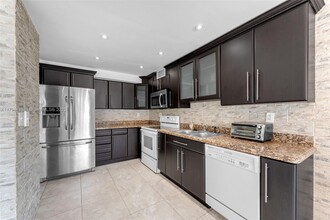 5800 SW 127th Ave in Miami, FL - Building Photo - Building Photo