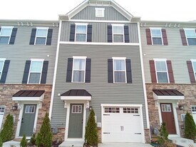 31 Roundstone Run in Swedesboro, NJ - Building Photo
