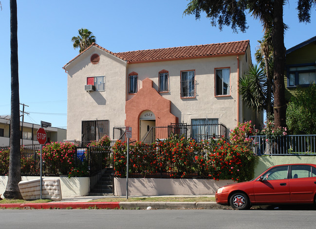 4525 Rosewood Ave in Los Angeles, CA - Building Photo - Building Photo