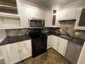 655 E Campus Rd in Athens, GA - Building Photo - Building Photo