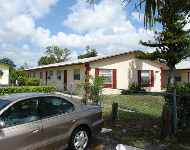 641 SW 15th Ave in Fort Lauderdale, FL - Building Photo - Building Photo