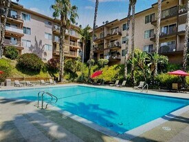 1517 E Garfield Ave, Unit 60 in Glendale, CA - Building Photo