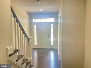 43157 Clarendon Sq in Ashburn, VA - Building Photo - Building Photo