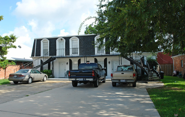 3709 Jean Pl in Metairie, LA - Foto de edificio - Building Photo