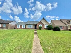 6734 State Line Rd in Memphis, TN - Building Photo