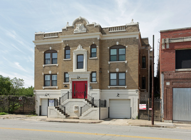 Eagle Apartments in Dallas, TX - Foto de edificio - Building Photo