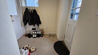 52 Greycliff Rd, Unit 1 in Boston, MA - Building Photo - Building Photo