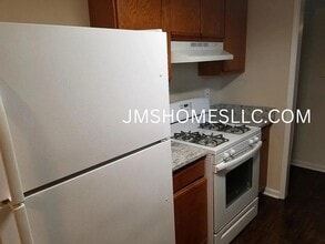 5779 Rock Rd in Union City, GA - Foto de edificio - Building Photo