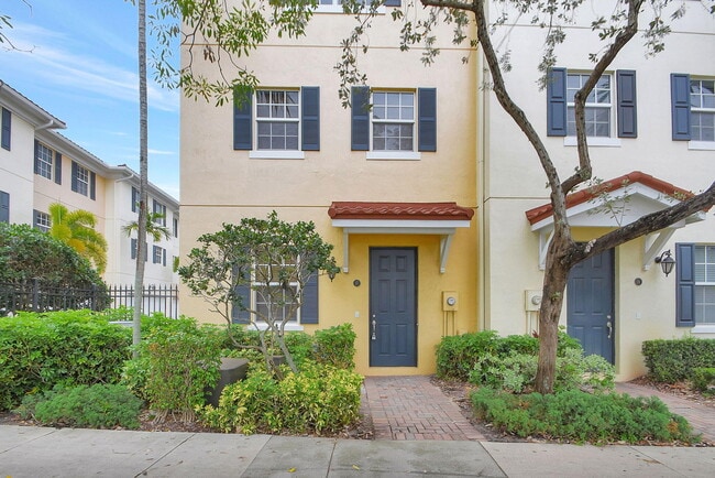 2502 N Dixie Hwy in Lake Worth Beach, FL - Building Photo - Building Photo