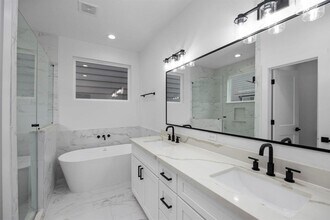 3028 Live Oak St in Houston, TX - Building Photo - Building Photo