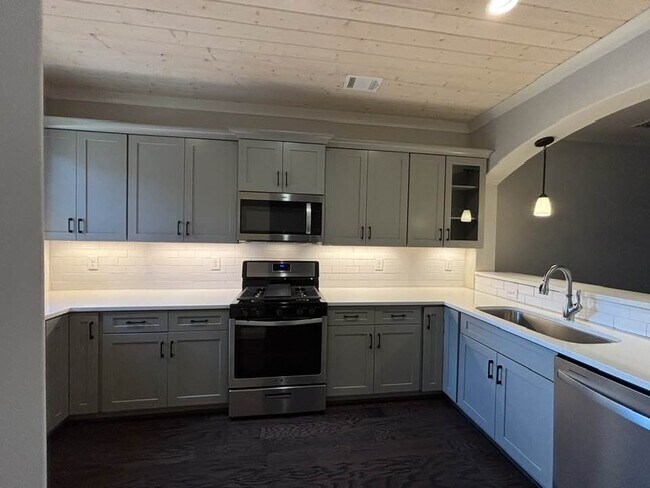 999 Lennox Blvd in Birmingham, AL - Building Photo - Building Photo