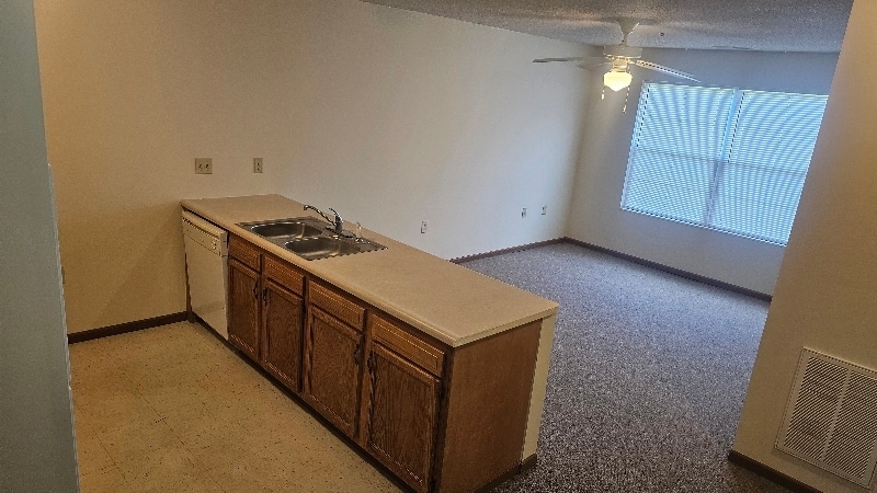 517 MacCorkle Ave in St. Albans, WV - Building Photo