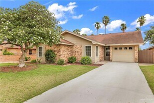 29 Palm Dr in Alamo, TX - Building Photo