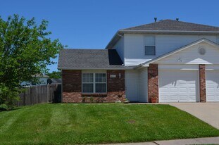 1609 High Quest Cir in Columbia, MO - Building Photo