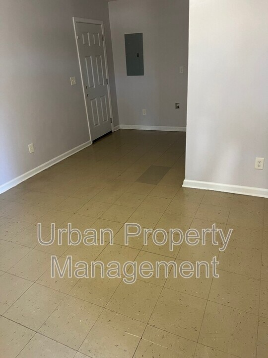 713 Regent Pl in Memphis, TN - Building Photo