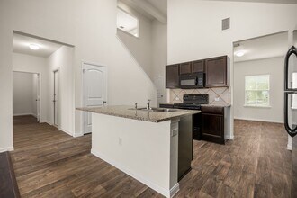 404 Pentire Way in Hutto, TX - Building Photo - Building Photo