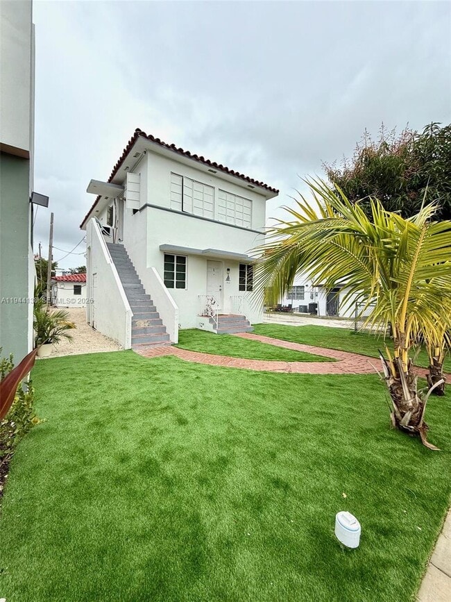 property at 711 SW 11th St