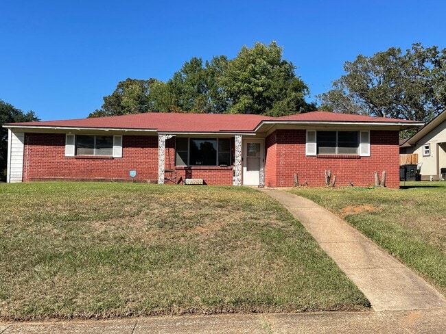 property at 3942 Oakcrest St