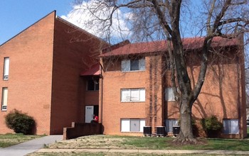 Montclair Apartments in Front Royal, VA - Building Photo - Building Photo